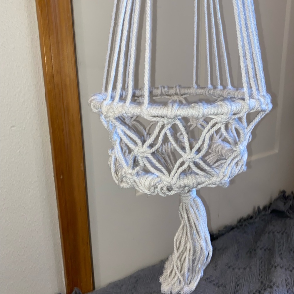 Plant hanger - Picture 2 of 2